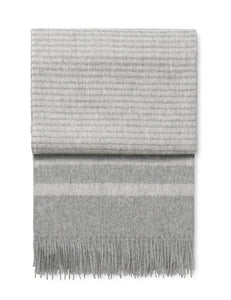 Elvang Denmark River Decken Throw Light grey/ivory