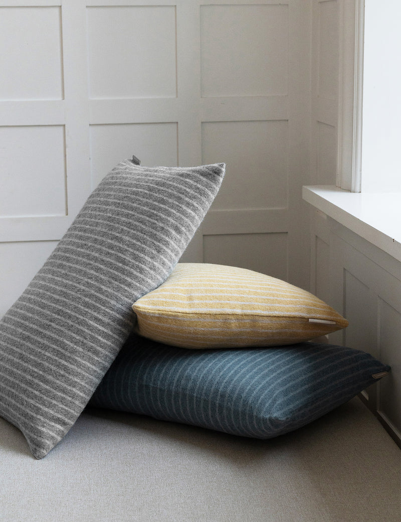 Elvang Denmark Stripes Kissenbezug 40x60 cm Cushion Grey